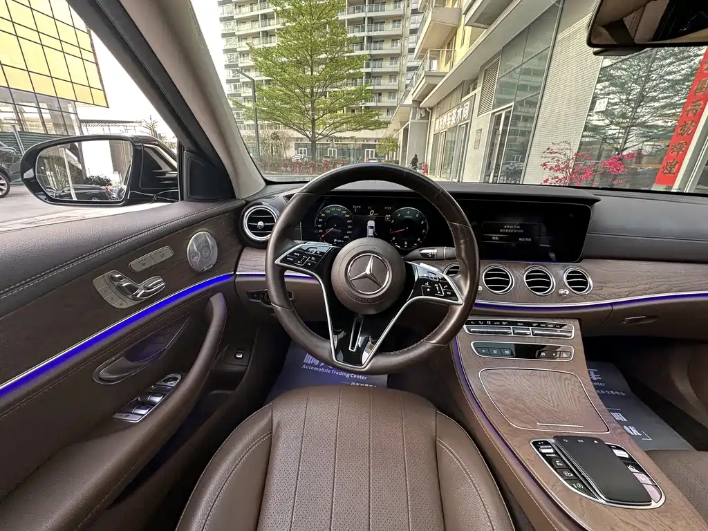 Mercedes-Benz E-Class 2023 — фото 15