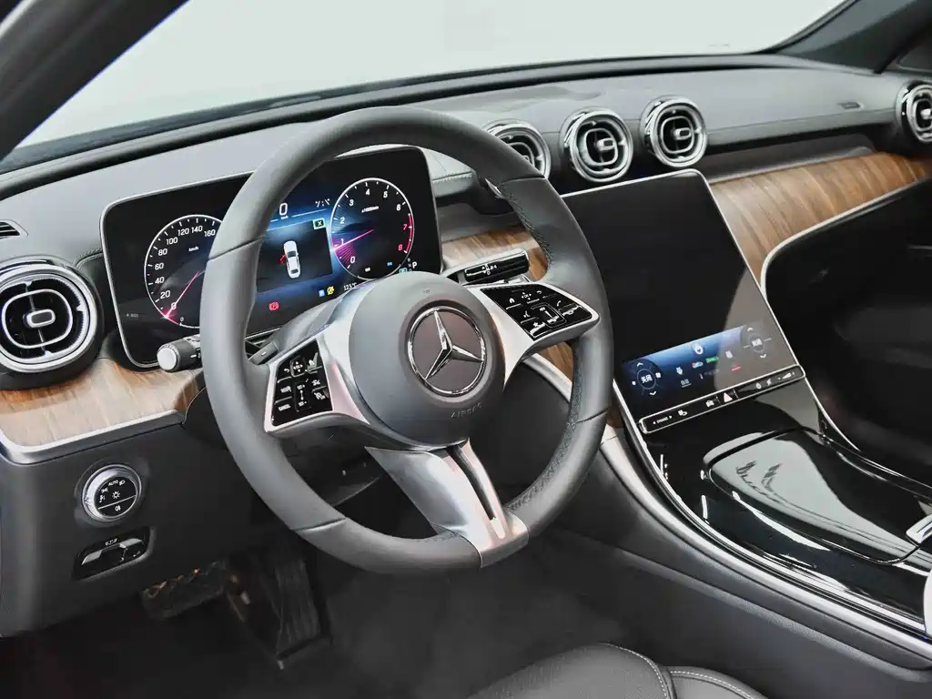 Mercedes-Benz C-Class 2023 — фото 21