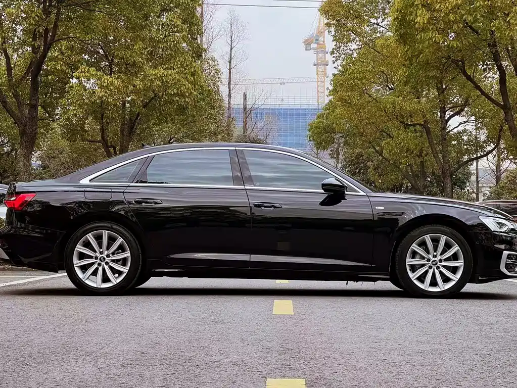 Audi A6L 2024 — фото 4