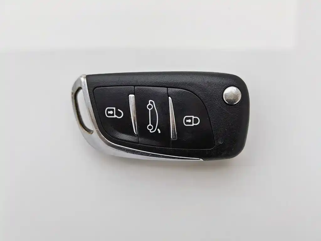 Toyota Yaris L 2020 — фото 19