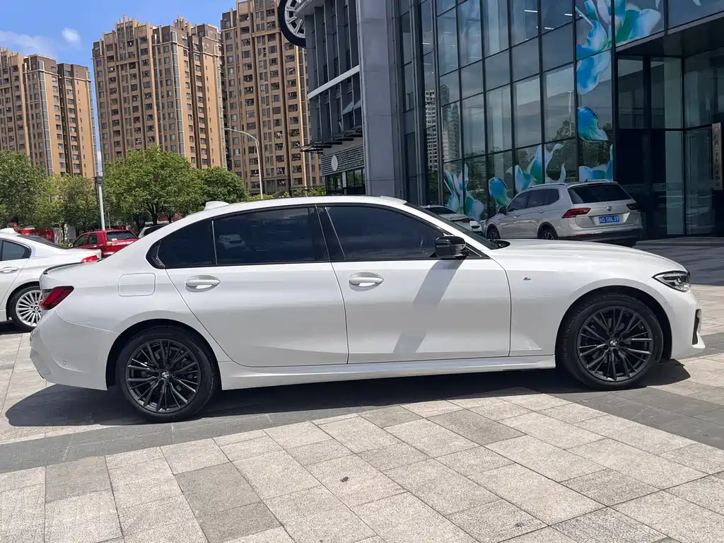 BMW 3 Series 2021