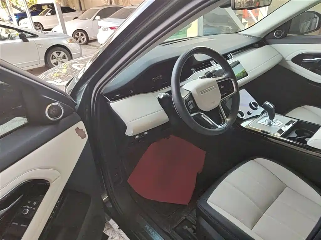 Land Rover Evoque 2022 — фото 16
