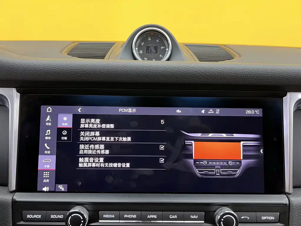 Porsche Macan 2020 — фото 17