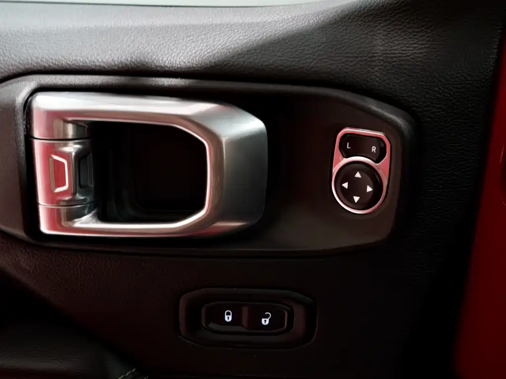Jeep Wrangler 2021 — фото 8
