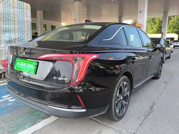 Hongqi E-QM5 2024