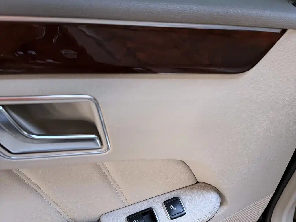 Mercedes-Benz E-Class 2013 — фото 20