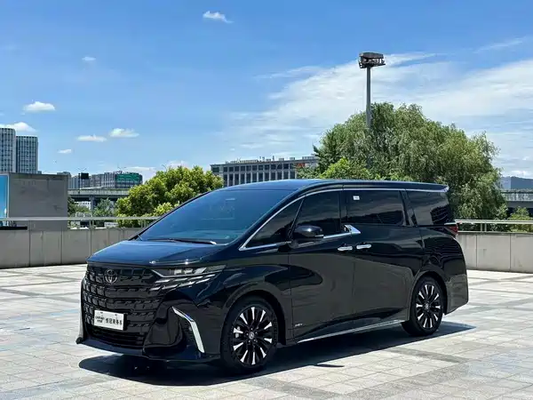 Toyota Alphard 2026