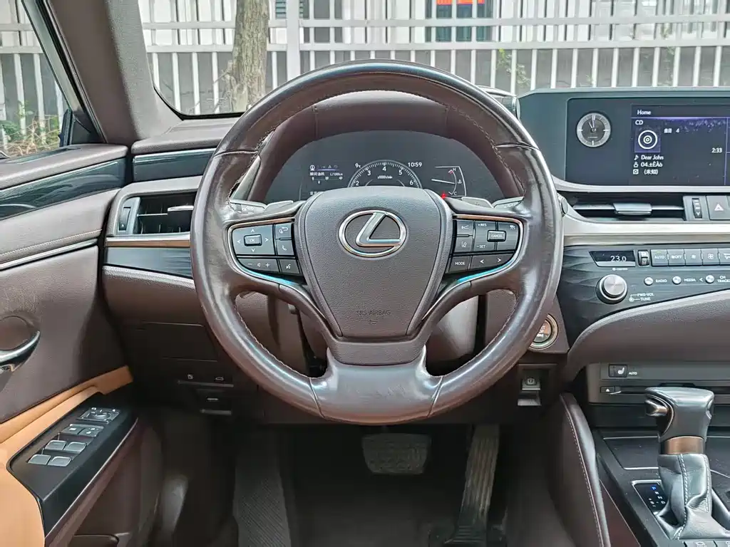 Lexus ES 2021 — фото 17