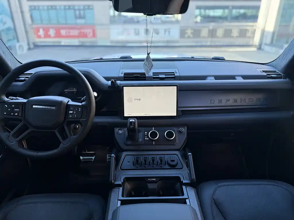 Land Rover Defender 2025 — фото 15