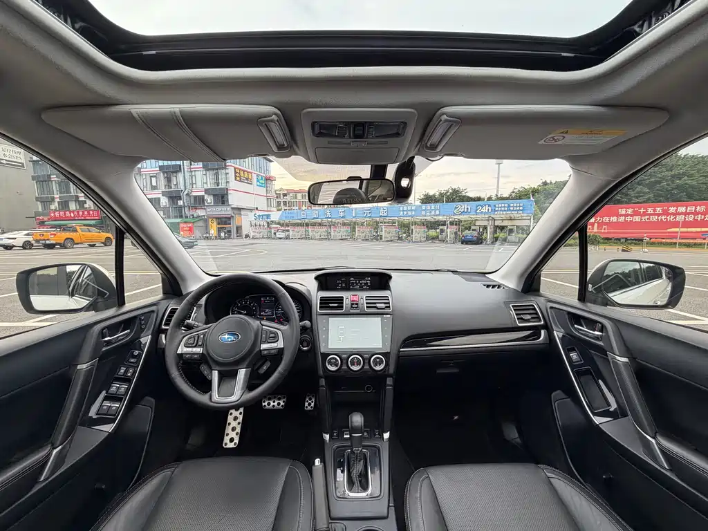 Subaru Forester 2017 — фото 10