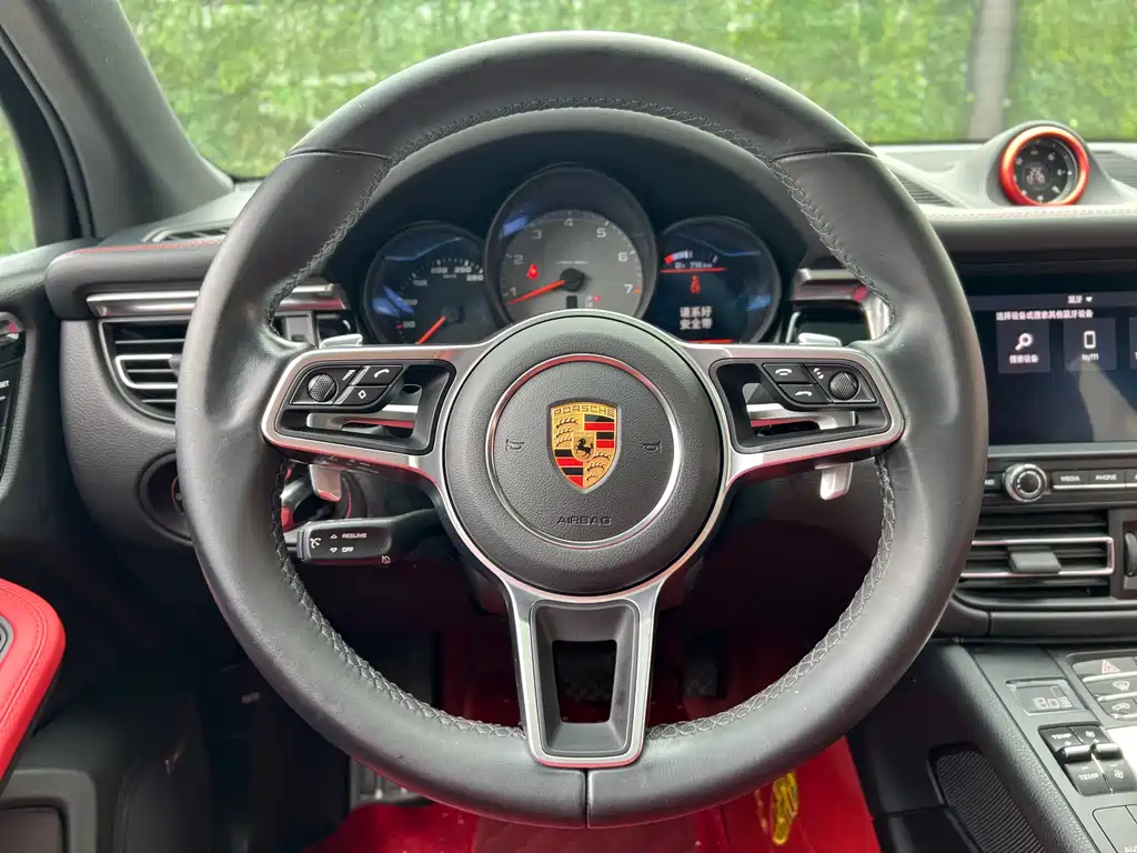 Porsche Macan 2020 — фото 16
