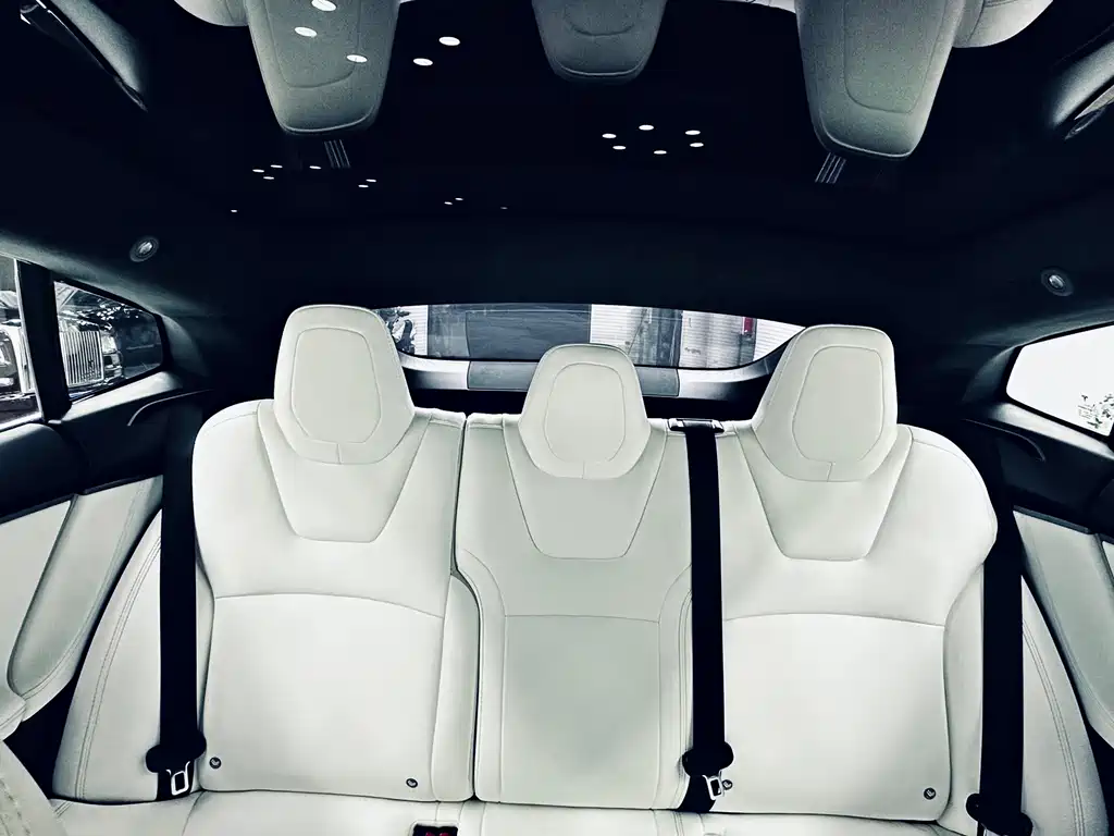 Tesla Model S 2020 — фото 16