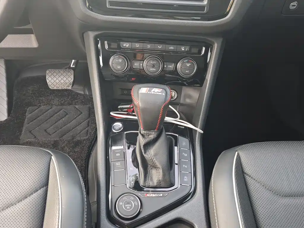 Volkswagen Tiguan L 2018 — фото 14