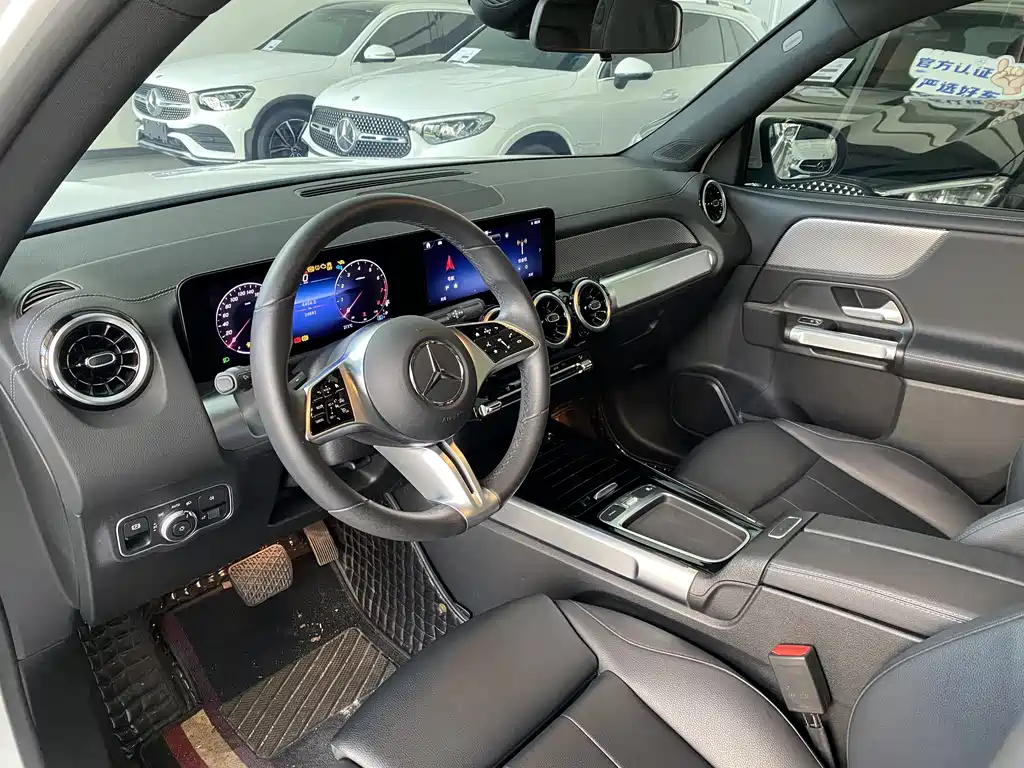 Mercedes-Benz GLB 2023