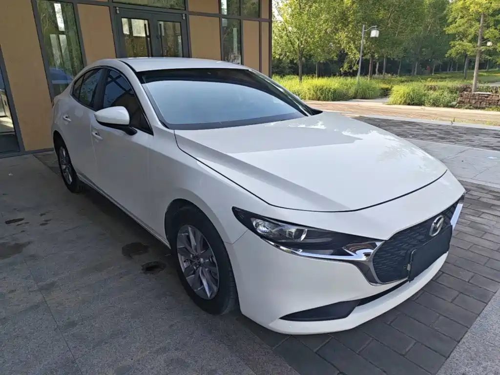 Mazda 3 Axela 2022