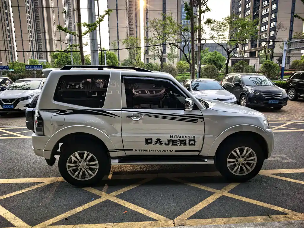Mitsubishi Pajero 2019 — фото 6