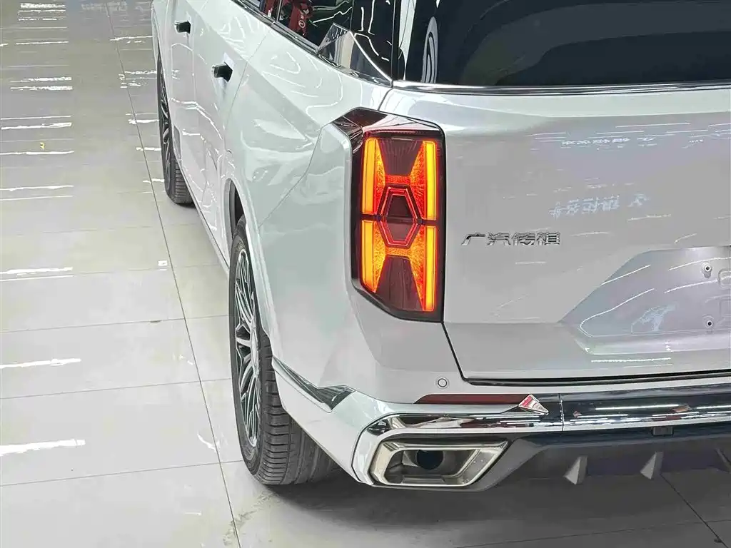 GAC Motor Trumpchi GS8 2022 — фото 38
