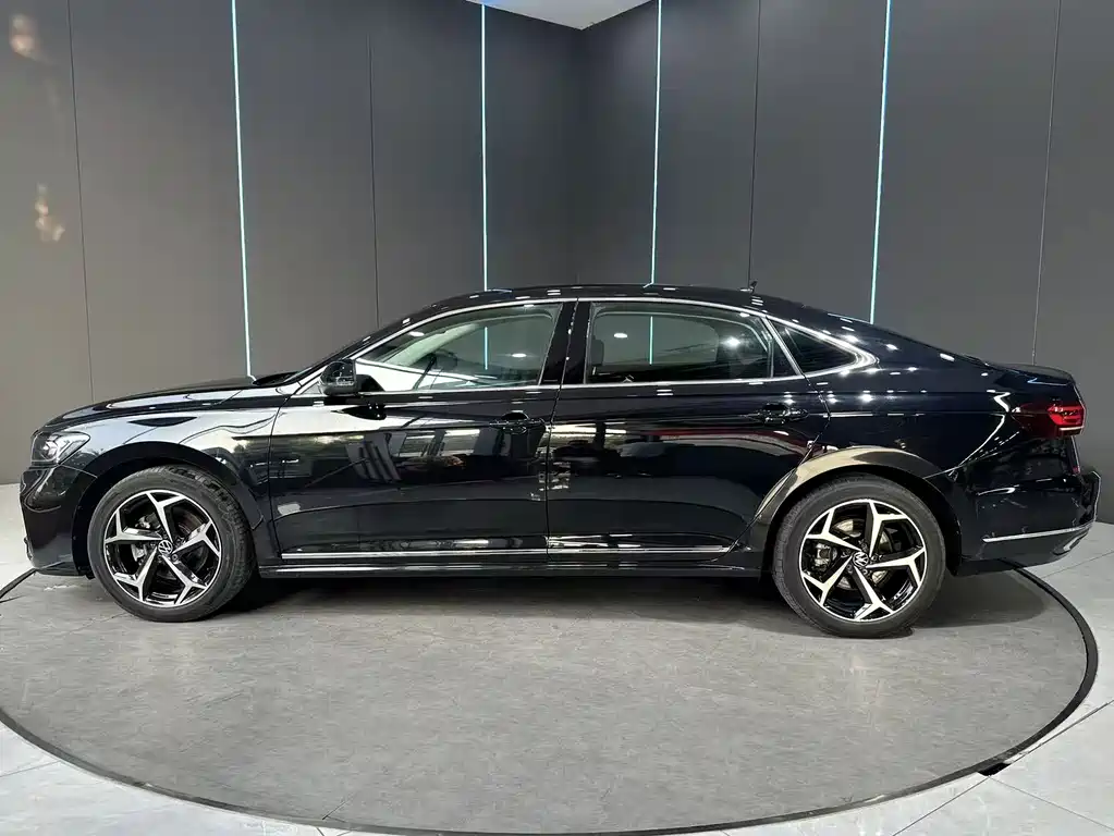 Volkswagen Passat 2024