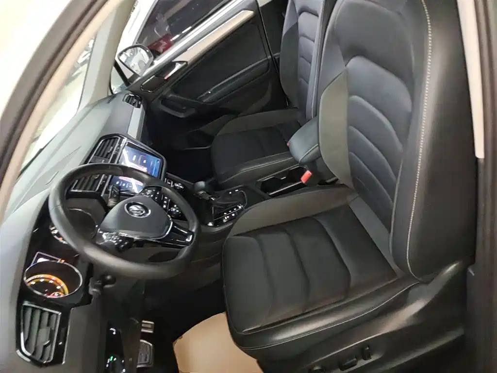 Volkswagen Tiguan L 2020 — фото 15