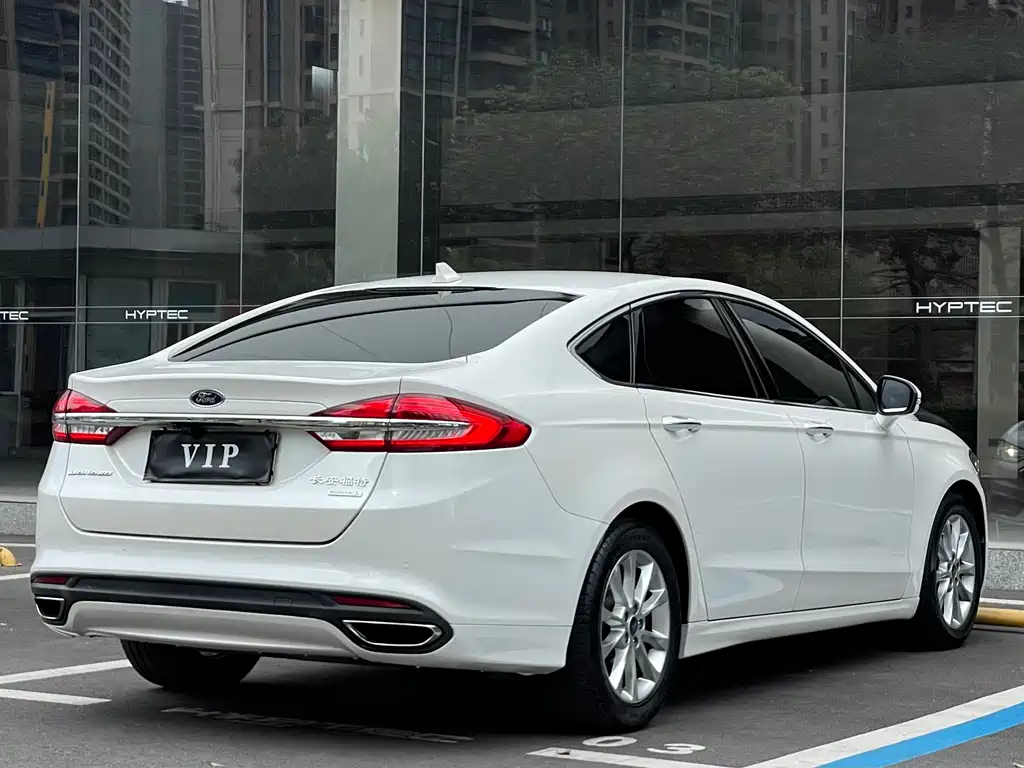 Ford Mondeo 2017 — фото 11