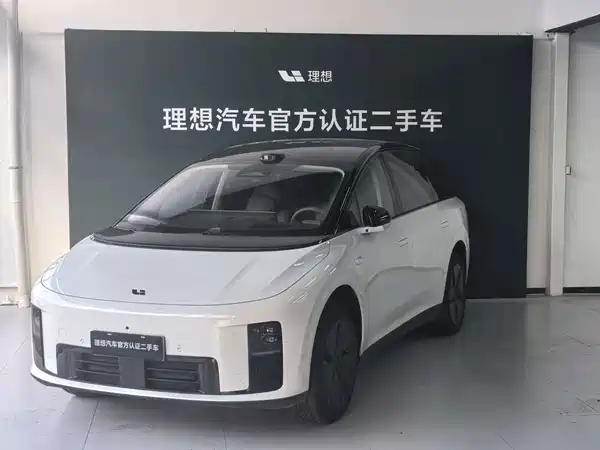 Li Auto i8 2025
