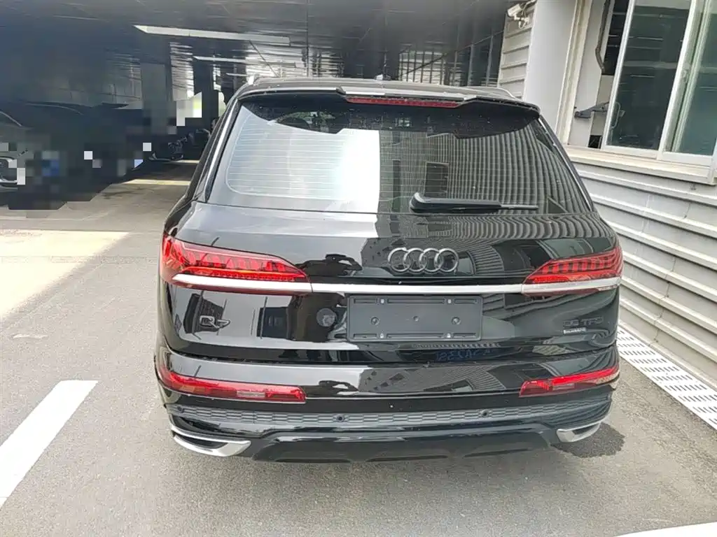 Audi Q7 2023 — фото 10