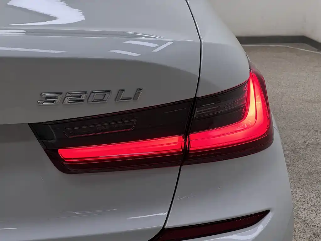 BMW 3 Series 2021 — фото 13