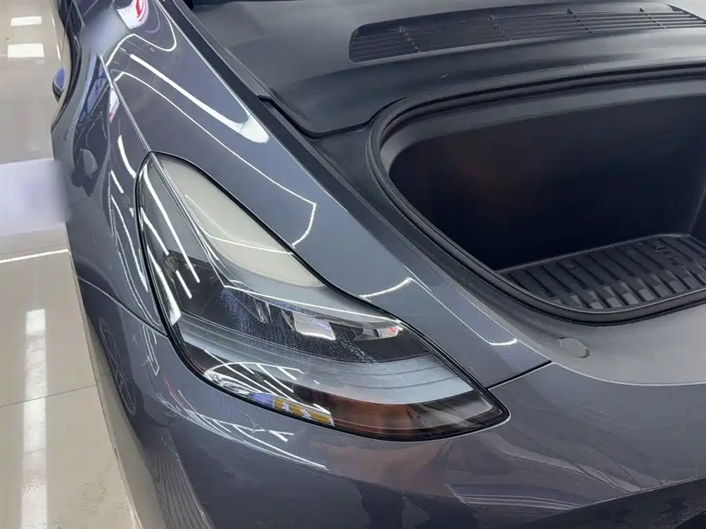 Tesla Model Y 2024 — фото 16