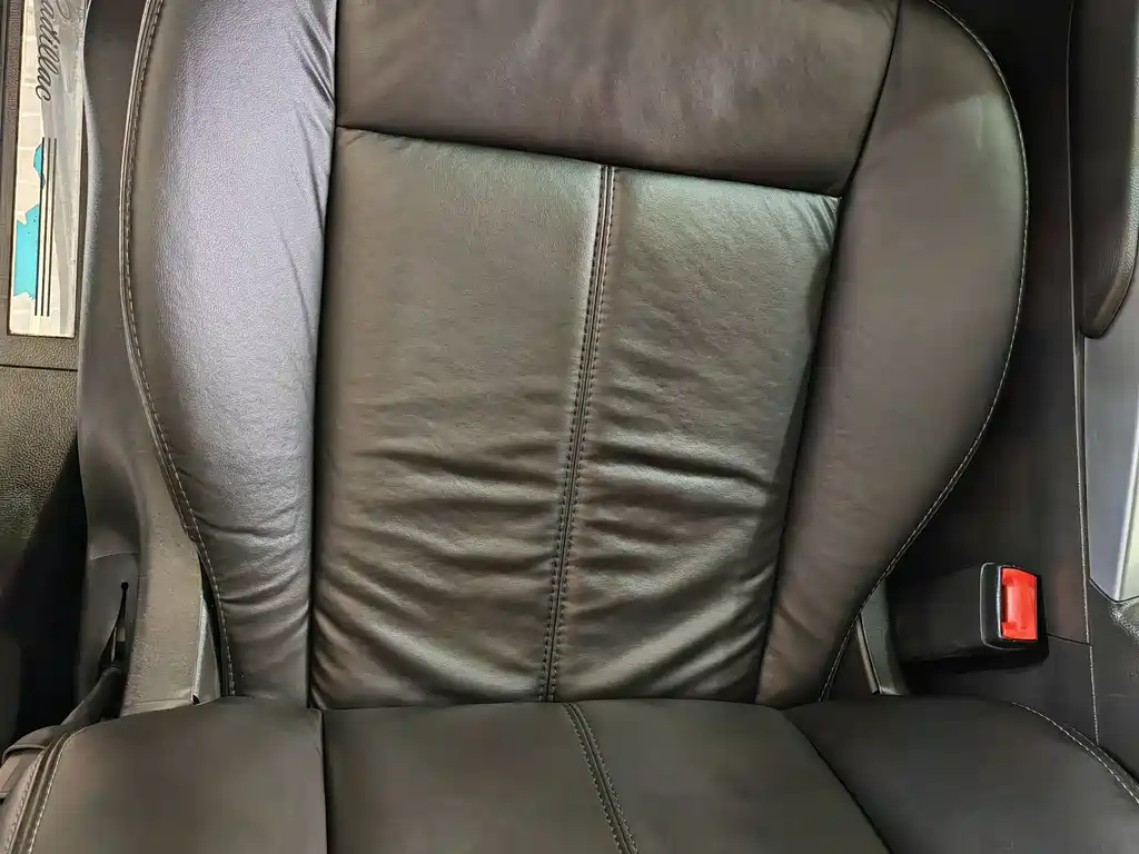 Cadillac SRX 2015 — фото 16