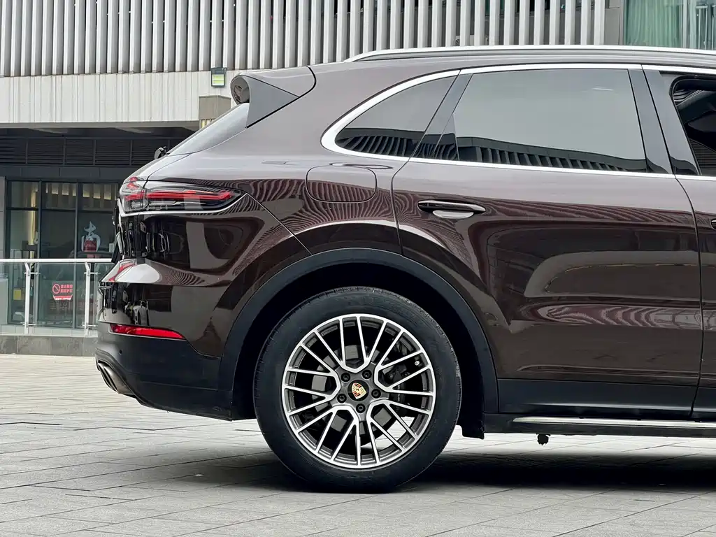 Porsche Cayenne 2020 — фото 7