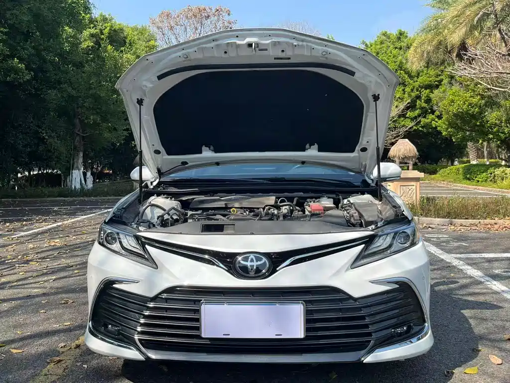 Toyota Camry 2023 — фото 14