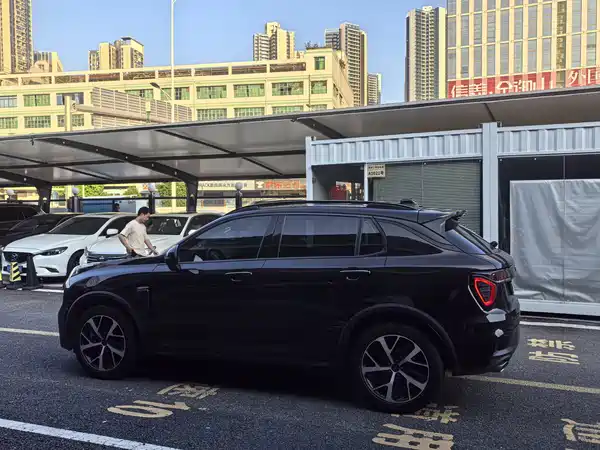 Lynk & Co 01 EM-P 2022