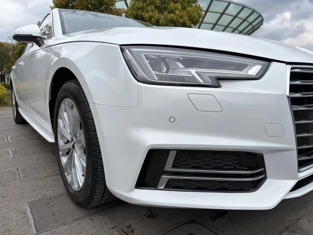 Audi A4L 2019 — фото 13