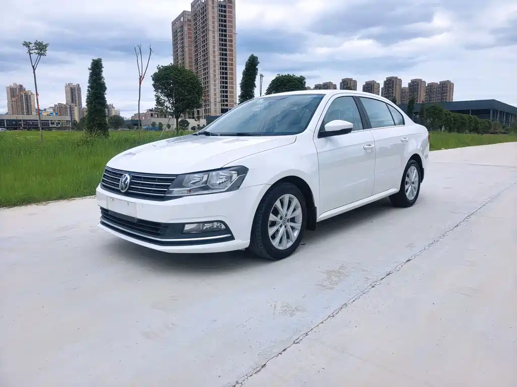 Volkswagen Lavida 2018 — фото 1
