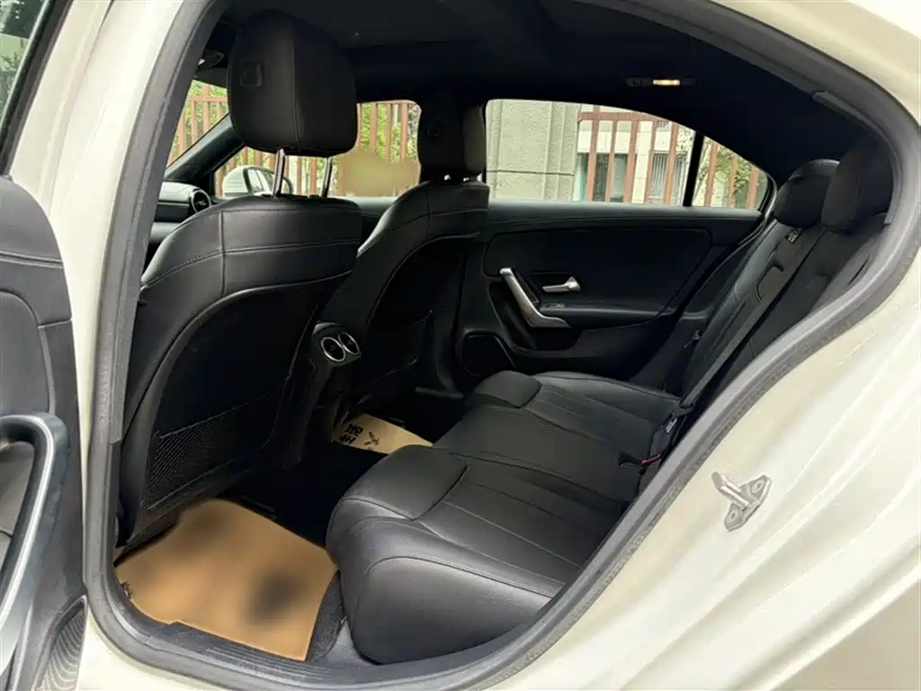 Mercedes-Benz A-Class 2020 — фото 14