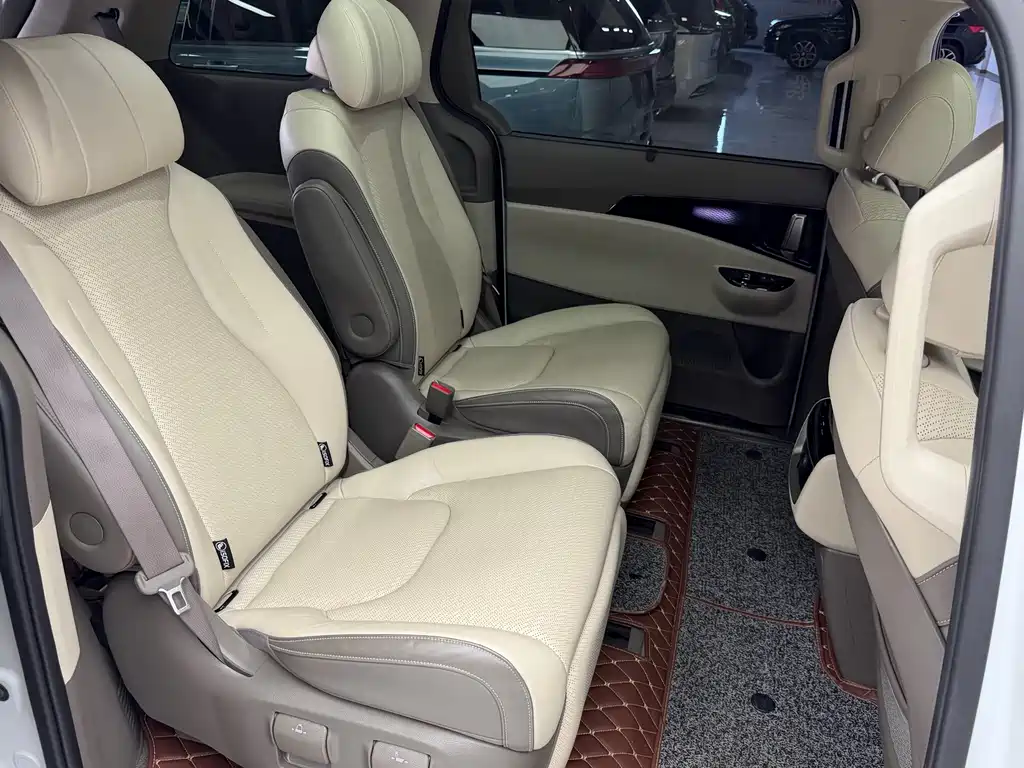 Kia Carnival 2022 — фото 22