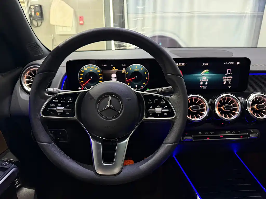 Mercedes-Benz GLB 2023 — фото 14