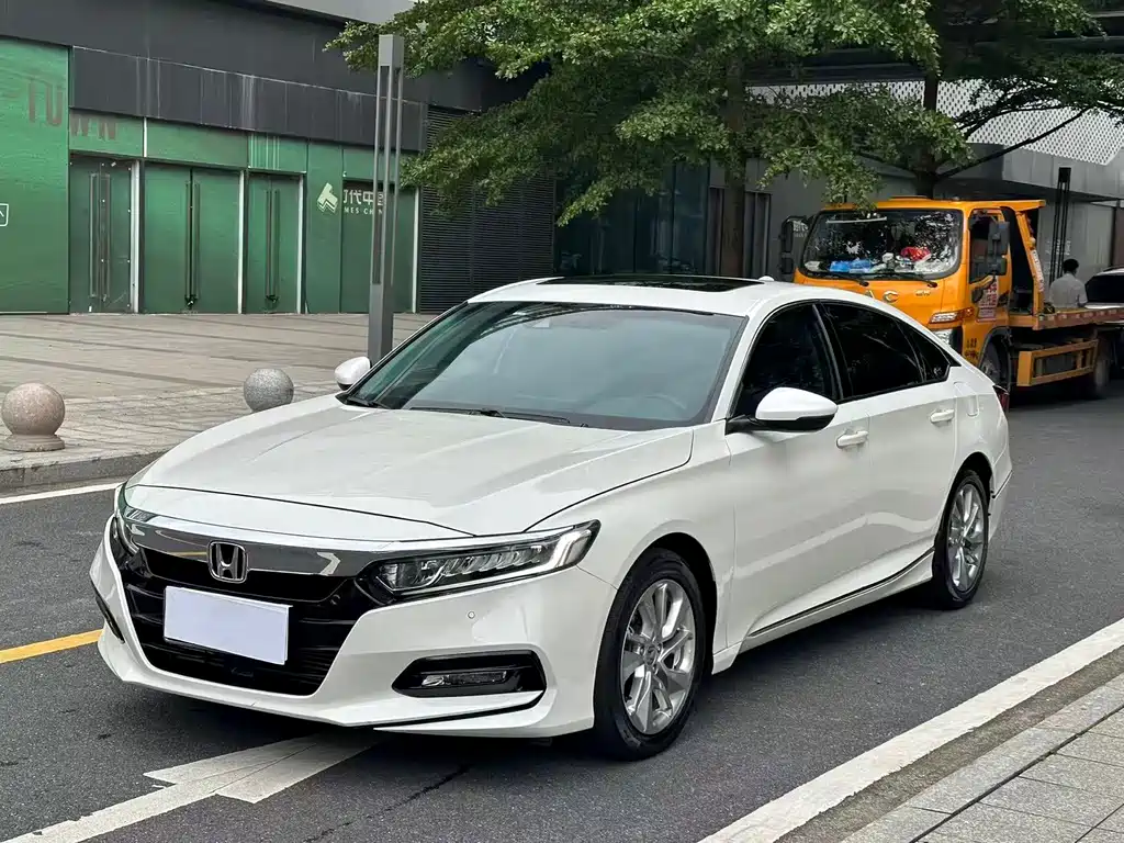 Honda Accord 2020 — фото 1