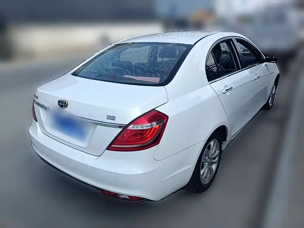 Geely Emgrand 2016 — фото 12