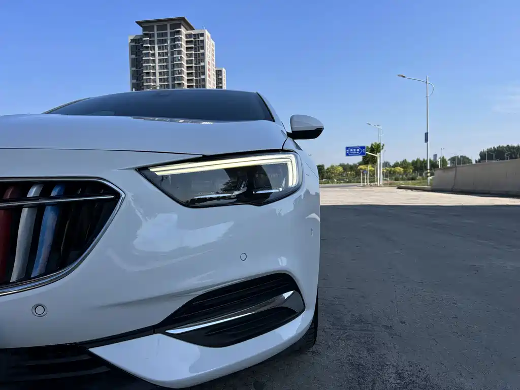 Buick Regal 2018 — фото 18