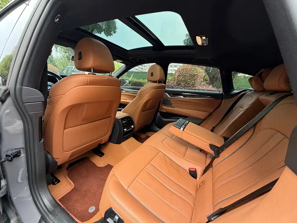 BMW 6 Series GT 2022 — фото 12
