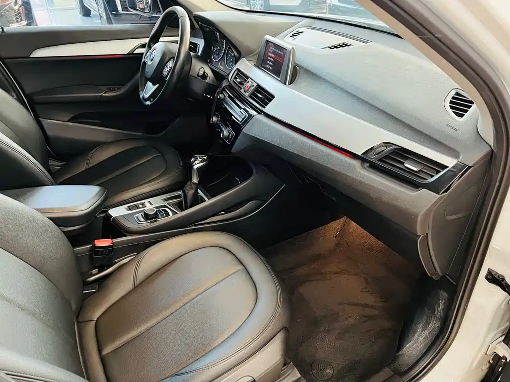 BMW X1 2017 — фото 13