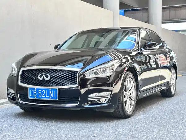 Infiniti Q70 2017
