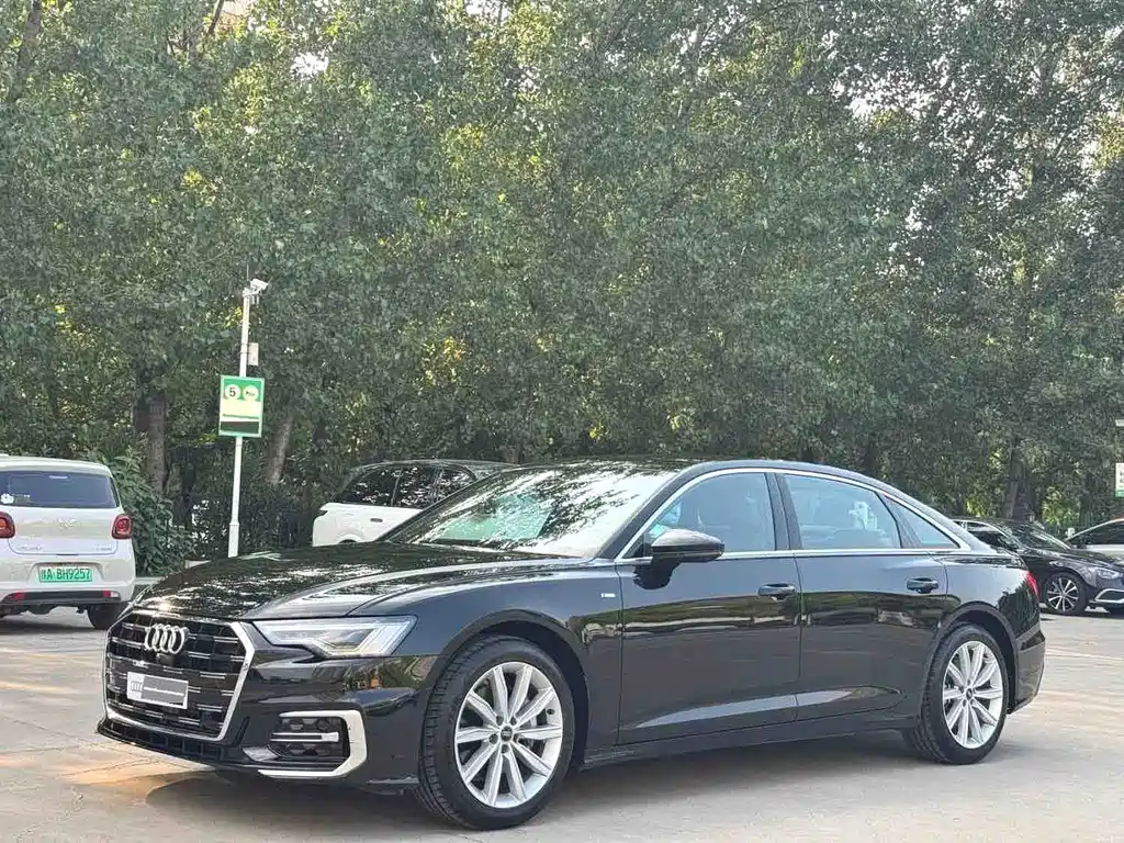 Audi A6L 2025 — фото 1