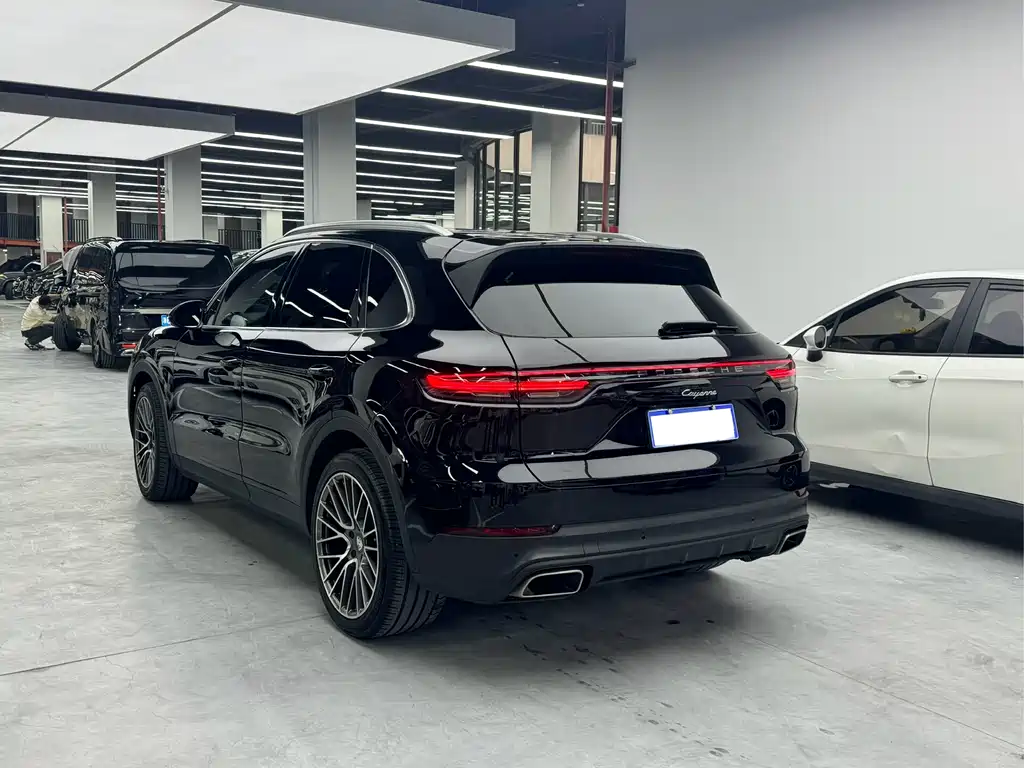 Porsche Cayenne 2019 — фото 15