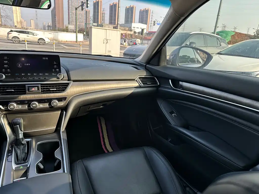Honda Accord 2019 — фото 23
