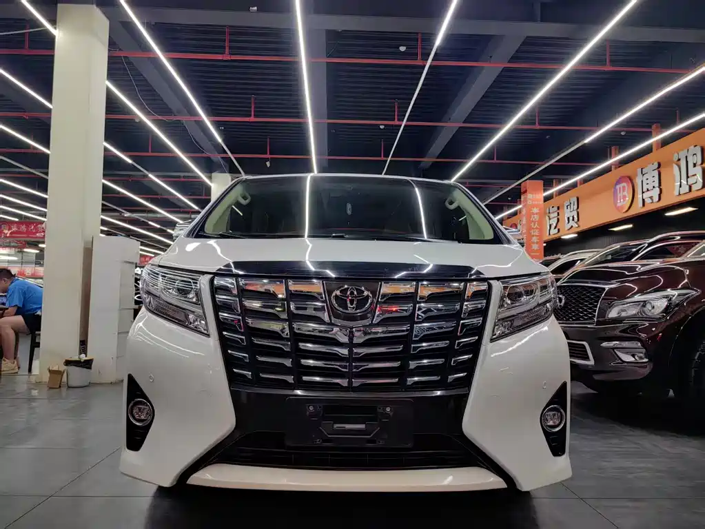 Toyota Alphard 2018 — фото 2