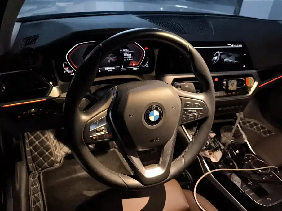 BMW 3 Series 2019 — фото 15