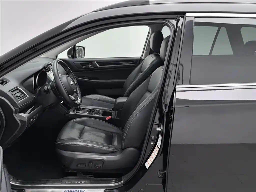 Subaru Outback 2018 — фото 10