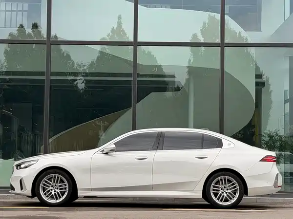 BMW 5 Series 2024